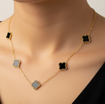 Carregar imagem no visualizador da galeria, Colar de Trevo Preto
